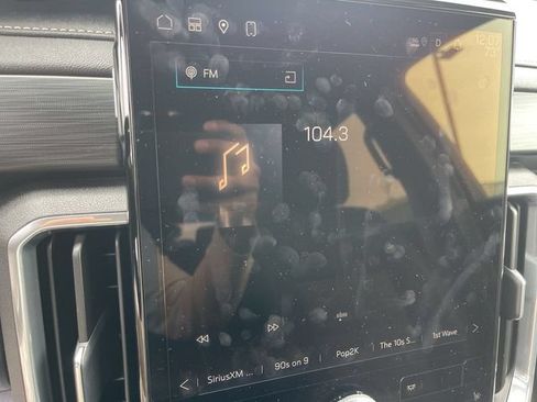 Used 2025 GMC Acadia Elevation FWD image 16