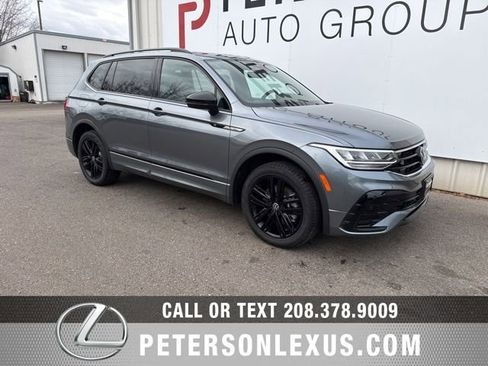 Used 2022 Volkswagen Tiguan SE R-Line image 1