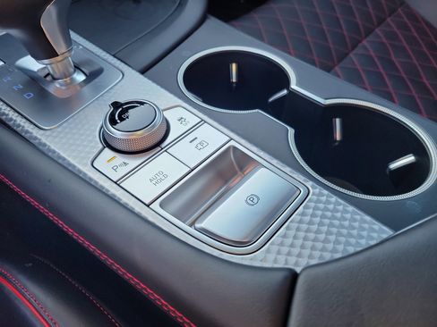 Used 2022 Genesis G70 3.3T w/ Sport Prestige Package image 32