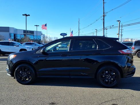 Certified 2022 Ford Edge SE w/ Black Appearance Package image 4