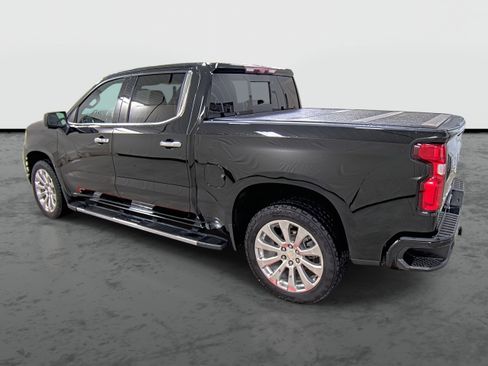 Used 2021 Chevrolet Silverado 1500 High Country w/ Technology Package AWD/4WD image 2