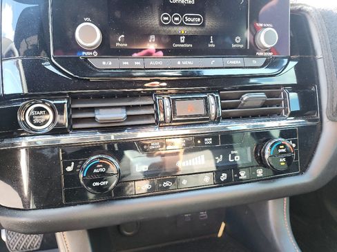 Used 2024 Nissan Pathfinder Rock Creek AWD/4WD image 27