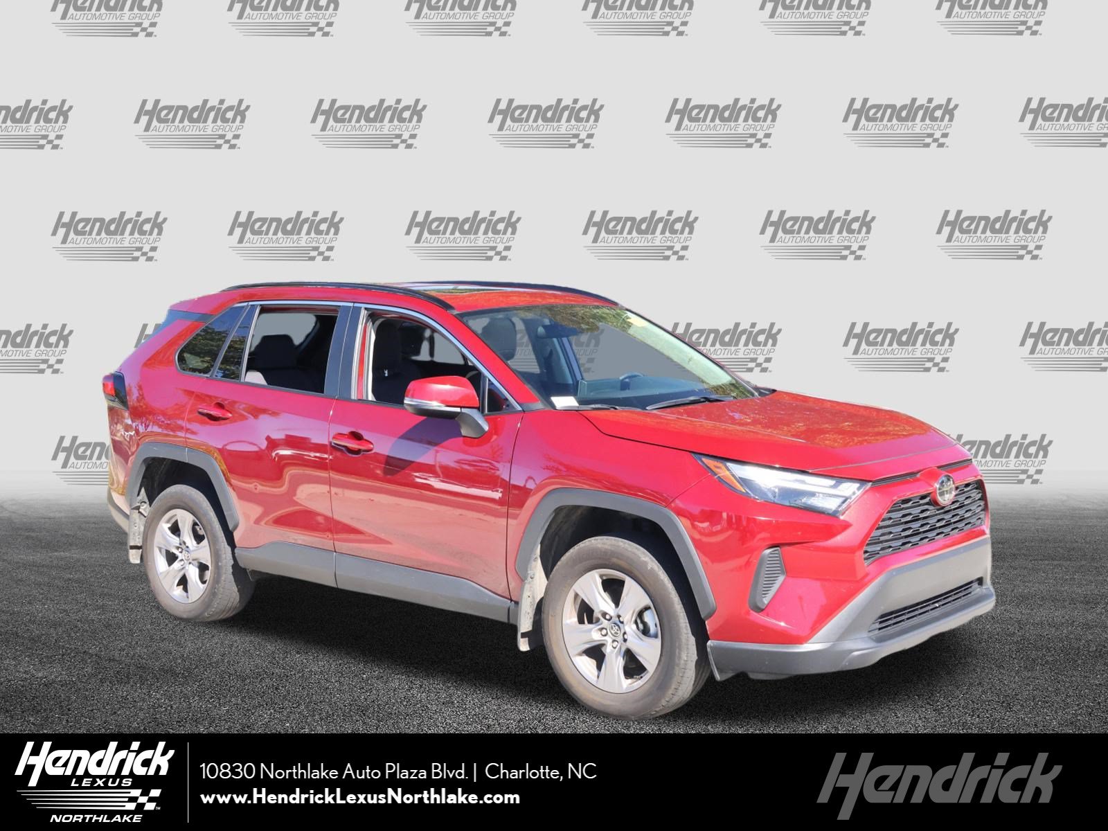 Used 2025 Toyota RAV4 XLE w/ Convenience Package FWD image 1