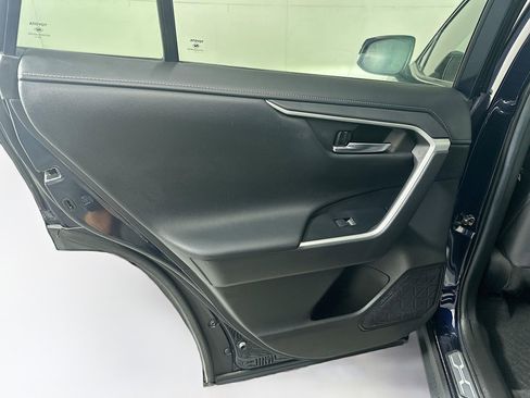 Used 2021 Toyota RAV4 Limited image 27