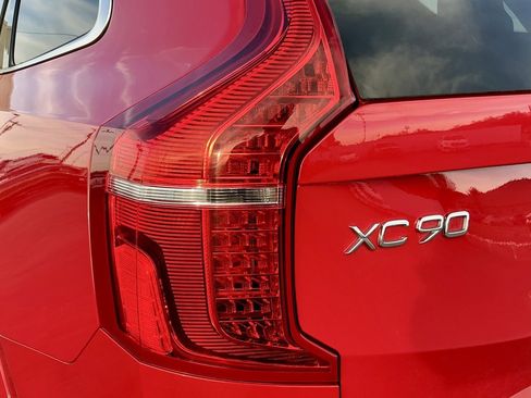Used 2019 Volvo XC90 T5 R-Design w/ Advanced Package image 16
