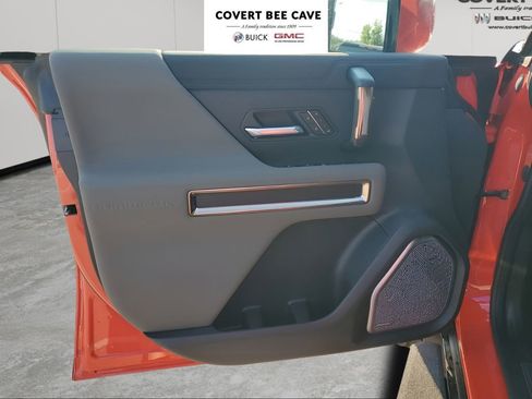 New 2025 GMC Hummer EV 2X w/ LPO, Dark Essentials Package image 44