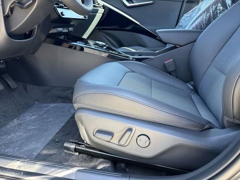 New 2025 Kia Niro Wind w/ Wind Preserve Package FWD image 21