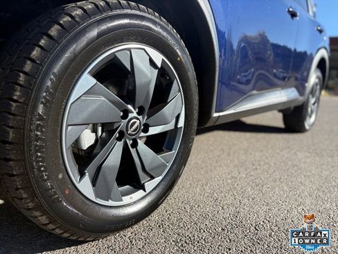 Used 2025 Nissan Rogue SV image 12