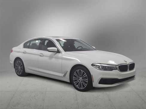 Used 2020 BMW 530i xDrive w/ Convenience Package image 2