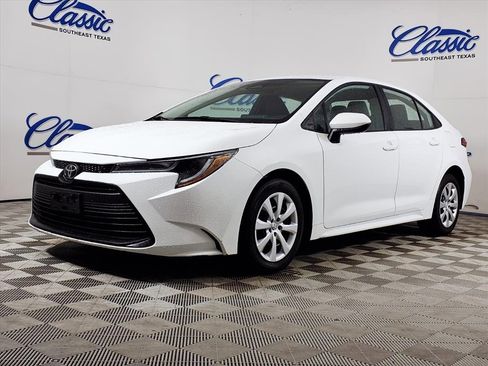 Used 2024 Toyota Corolla LE image 23