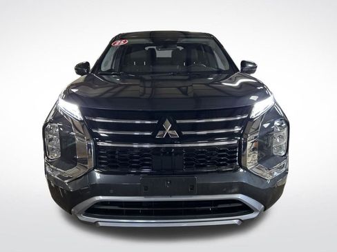 Used 2025 Mitsubishi Outlander AWD image 8