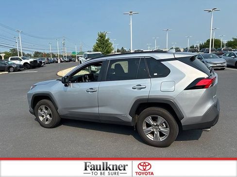 Used 2025 Toyota RAV4 LE AWD/4WD image 10