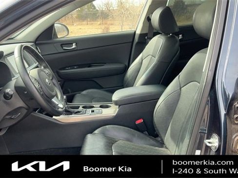Used 2017 Kia Optima EX w/ Technology Package image 16