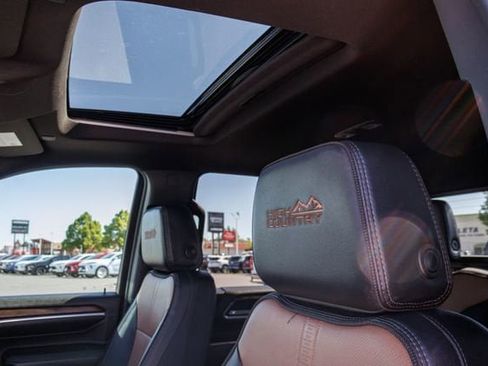 Used 2025 Chevrolet Silverado 2500 High Country w/ Technology Package AWD/4WD image 10