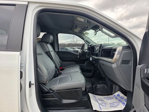Used 2023 Ford F550 2WD Crew Cab Super Duty image 39