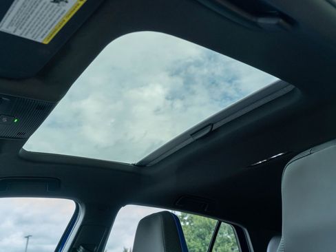 Used 2024 Volkswagen Golf R 2.0T image 26