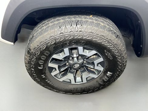 Used 2023 Toyota Tacoma TRD Off-Road image 13