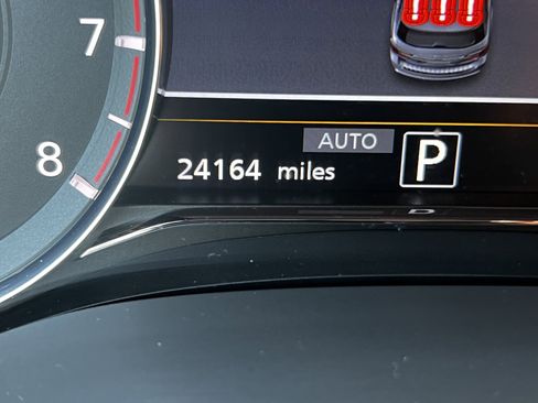 Used 2024 INFINITI QX80 Sensory image 21