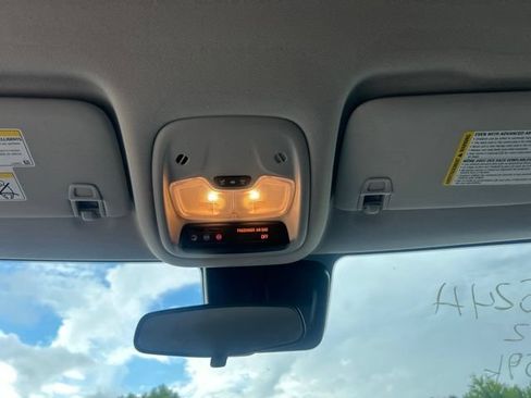 Used 2022 Chevrolet TrailBlazer LS FWD image 14