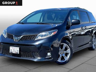 Used 2019 Toyota Sienna SE w/ SE Preferred Package