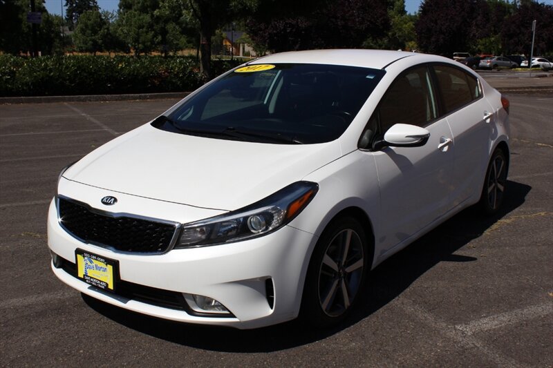 Used 2017 Kia Forte EX FWD image 2
