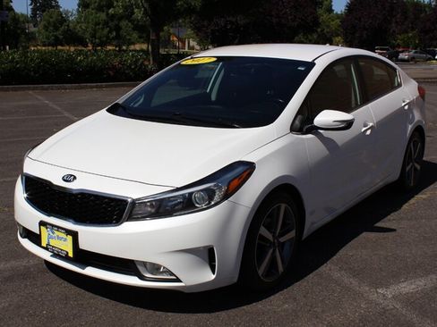 Used 2017 Kia Forte EX FWD image 2
