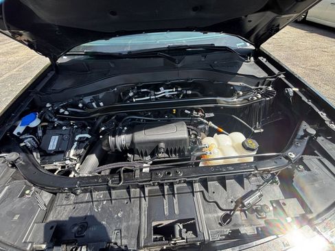 Used 2024 Ford Explorer Limited image 35