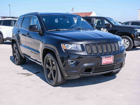 Used 2015 Jeep Grand Cherokee Altitude AWD/4WD image 3