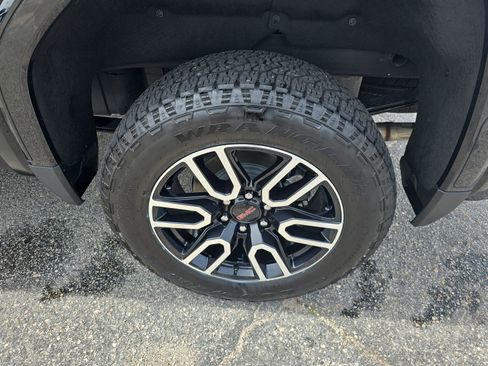 Used 2025 GMC Sierra 1500 AT4 w/ AT4 Premium Package image 36