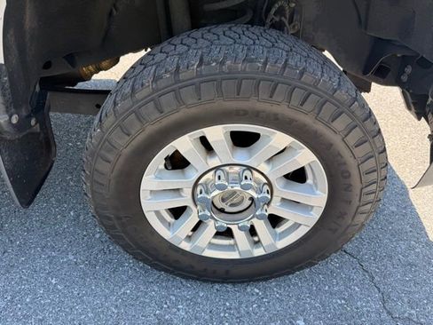 Used 2019 Ford F250 XLT AWD/4WD image 9