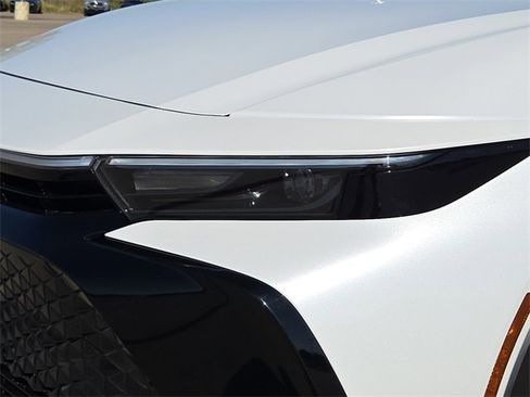 Used 2024 Toyota Crown XLE image 4