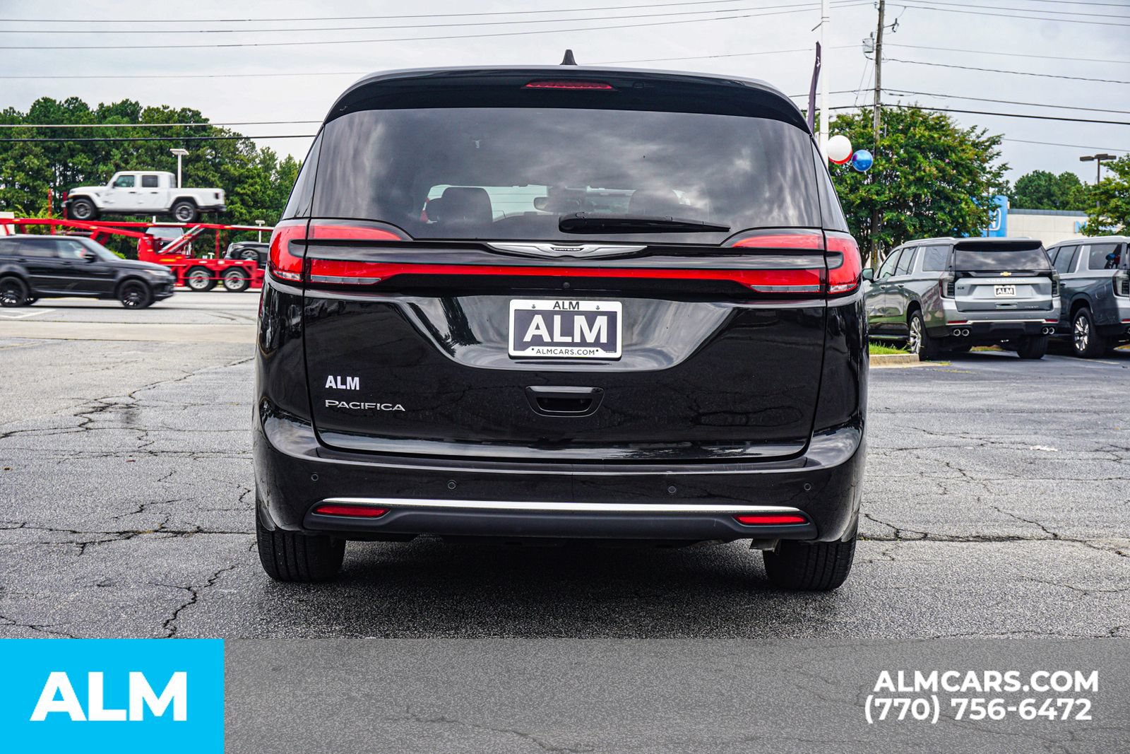 Used 2023 Chrysler Pacifica Touring-L FWD image 12