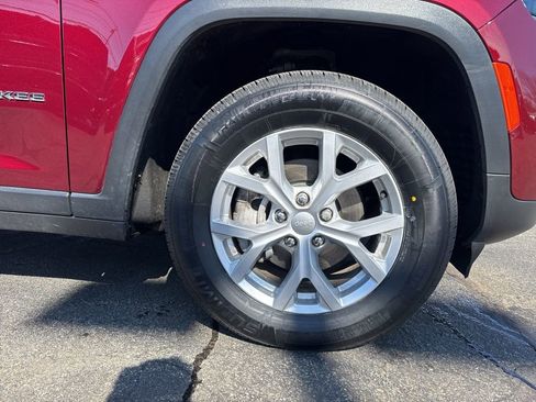 Used 2023 Jeep Grand Cherokee Limited image 10