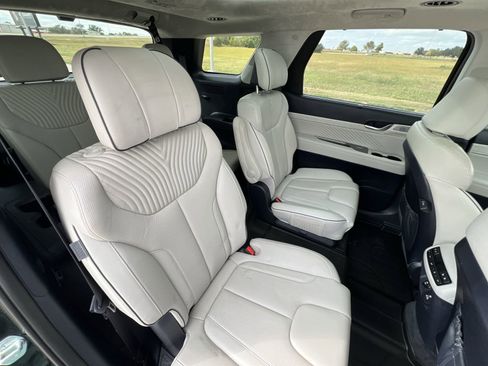Used 2023 Hyundai Palisade Calligraphy image 28