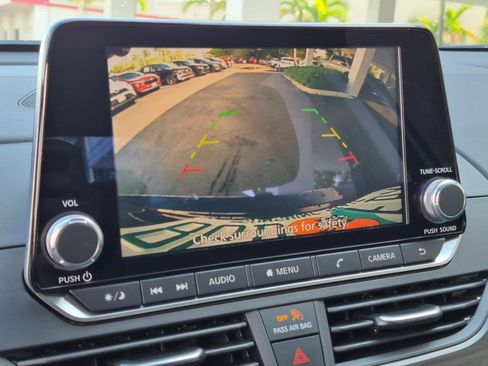 Used 2025 Nissan Altima 2.5 SV FWD image 22