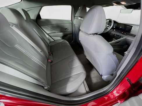 Used 2023 Hyundai Elantra SEL w/ Convenience Package image 27