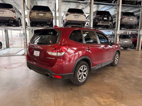 Used 2019 Subaru Forester Premium image 3