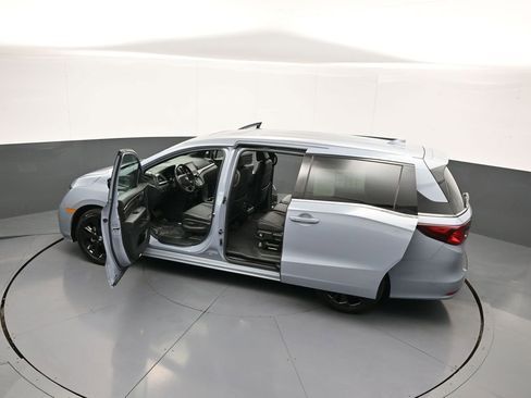 Used 2024 Honda Odyssey Sport image 46