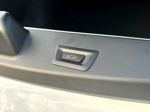 Used 2022 Rolls-Royce Cullinan Black Badge image 21