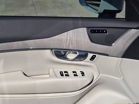 Used 2025 Volvo XC90 B5 Plus w/ Protection Package Premier image 12