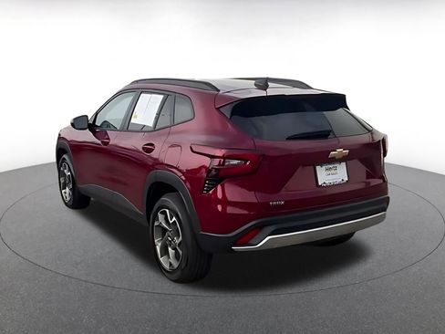 Used 2025 Chevrolet Trax LT FWD image 10
