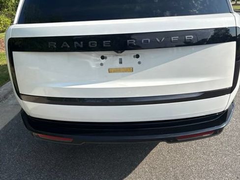 Used 2025 Land Rover Range Rover SE AWD/4WD image 11