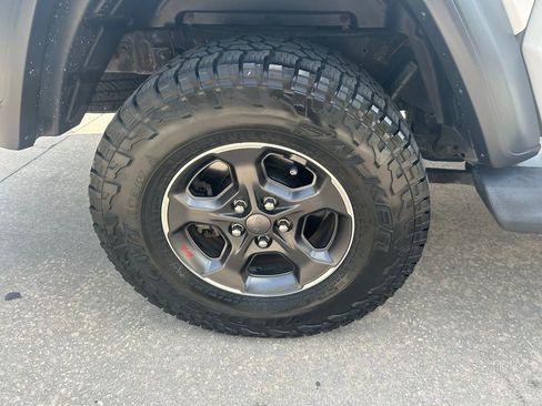 Used 2020 Jeep Gladiator Sport w/ Quick Order Package 24S AWD/4WD image 27