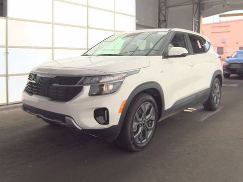 Certified 2026 Kia Seltos LX AWD/4WD image 16