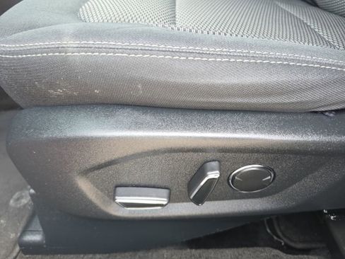 Used 2018 Ford Explorer XLT w/ Equipment Group 201A FWD image 8