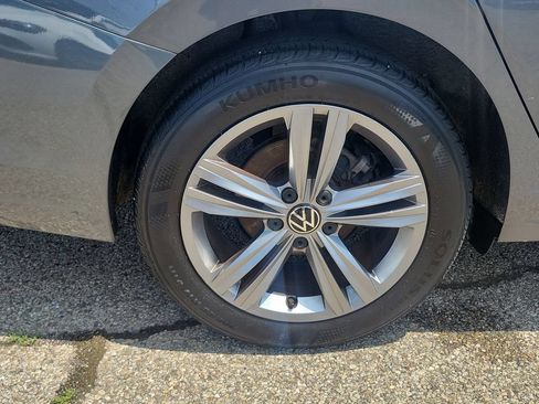 Used 2024 Volkswagen Jetta SE FWD image 6