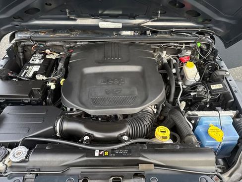 Used 2018 Jeep Wrangler Unlimited Sport S image 29