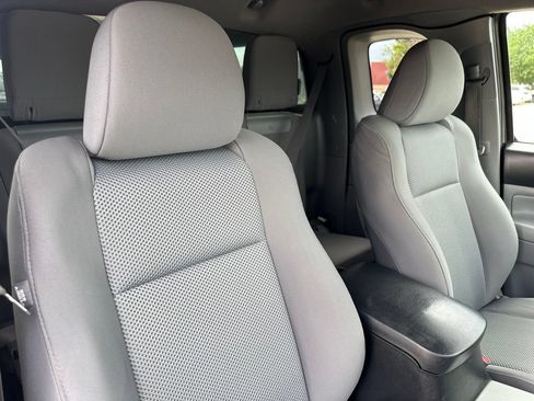 Used 2012 Toyota Tacoma 4x4 Access Cab V6 w/ TRD Off-Road Pkg image 28
