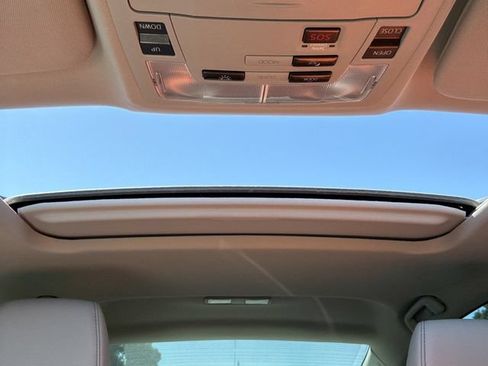 Used 2018 Toyota Avalon Limited w/ Carpet Mat Package FWD image 8