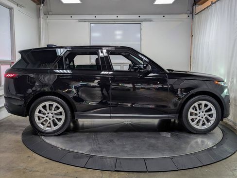 Used 2025 Land Rover Range Rover Sport SE AWD/4WD image 10
